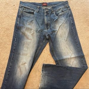 ✅SOLD✅Men’s Perry Ellis 36x32 distressed blue jeans